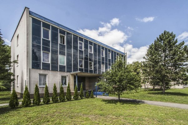 Skladový park  Kladruby 